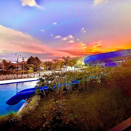 Apartamento Privado Vacacional A 5M Del Aeropuerto, 20 Minutos Del Parque Del Cafe Y Centro De Armenia Con 4 Piscinas, 3 Jacuzzi, Sauna By Molca Xperiences 3H Exterior photo